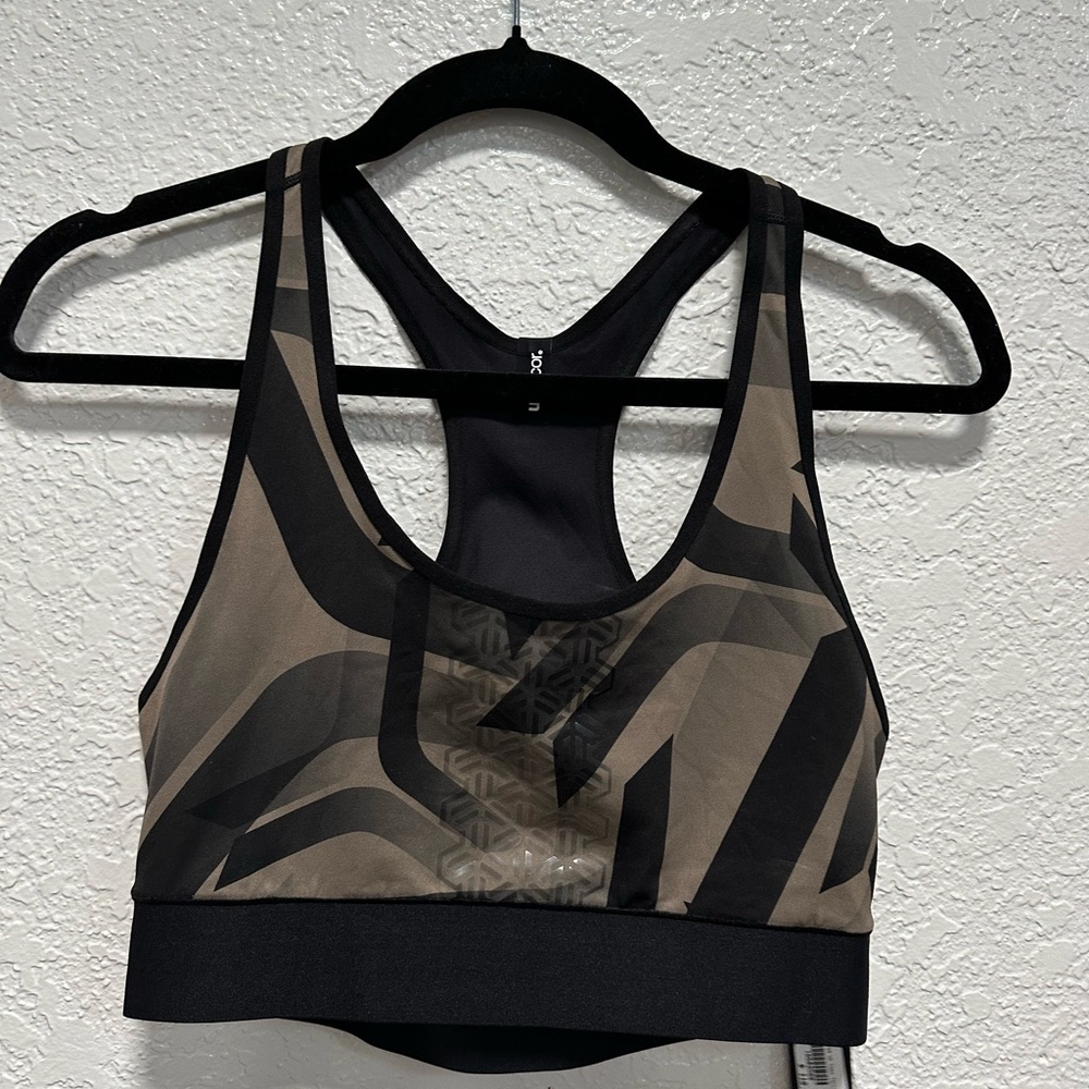 New Ultracor Sports bra- Size L- color: black and green